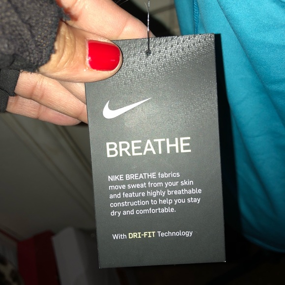 🌺LAST ONE! 🌺CLOSET CLOSEOUT‼️NWT NIKE TANK - Picture 4 of 4